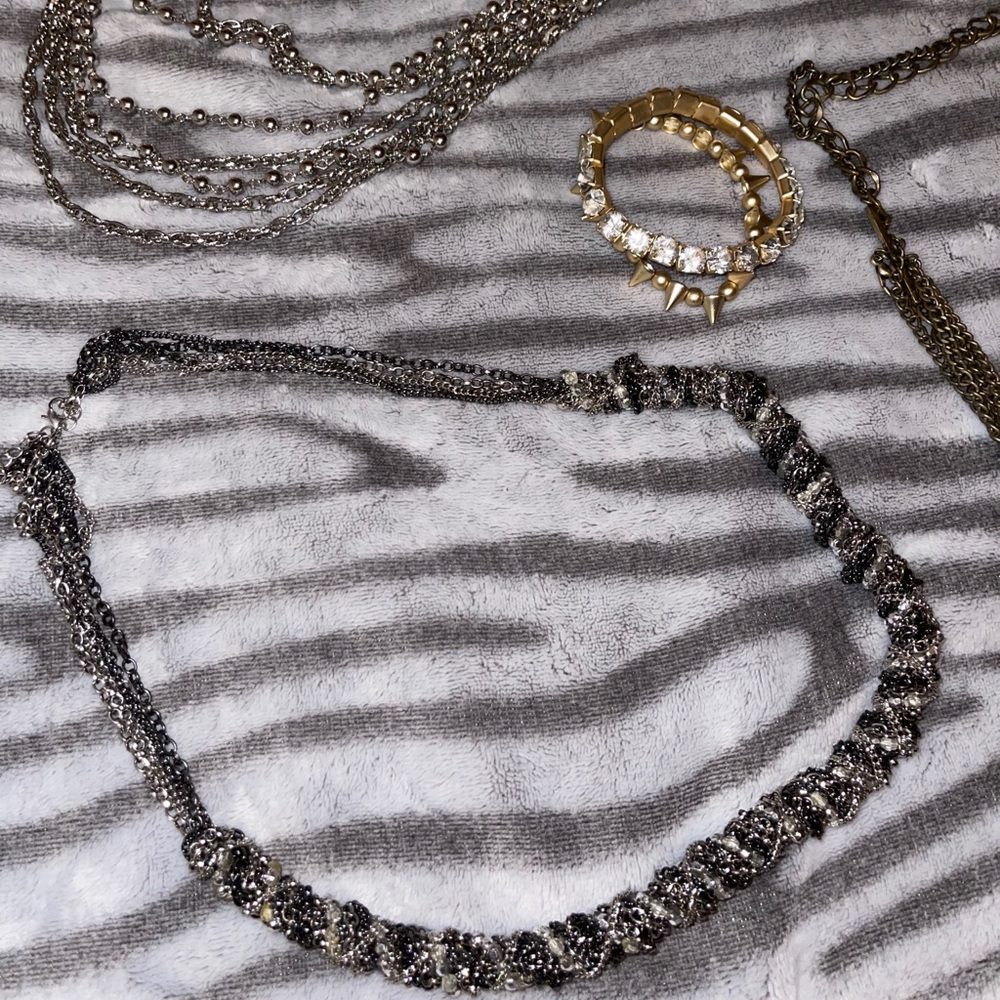 Jewelry - Picture 3 of 3